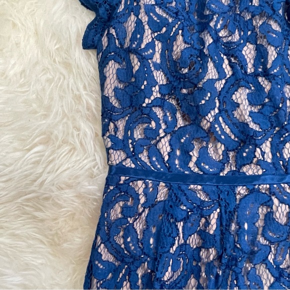 Short sleeve blue over beige lace dress - 6 - Picture 2 of 9